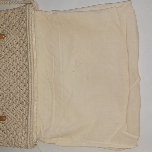 Macrame cream Wristlet clutch with wooden beads details beach - Picture 12 of 17